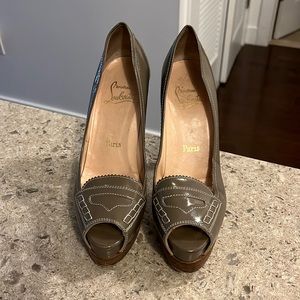 100% authentic Christian louboutin, green ,37